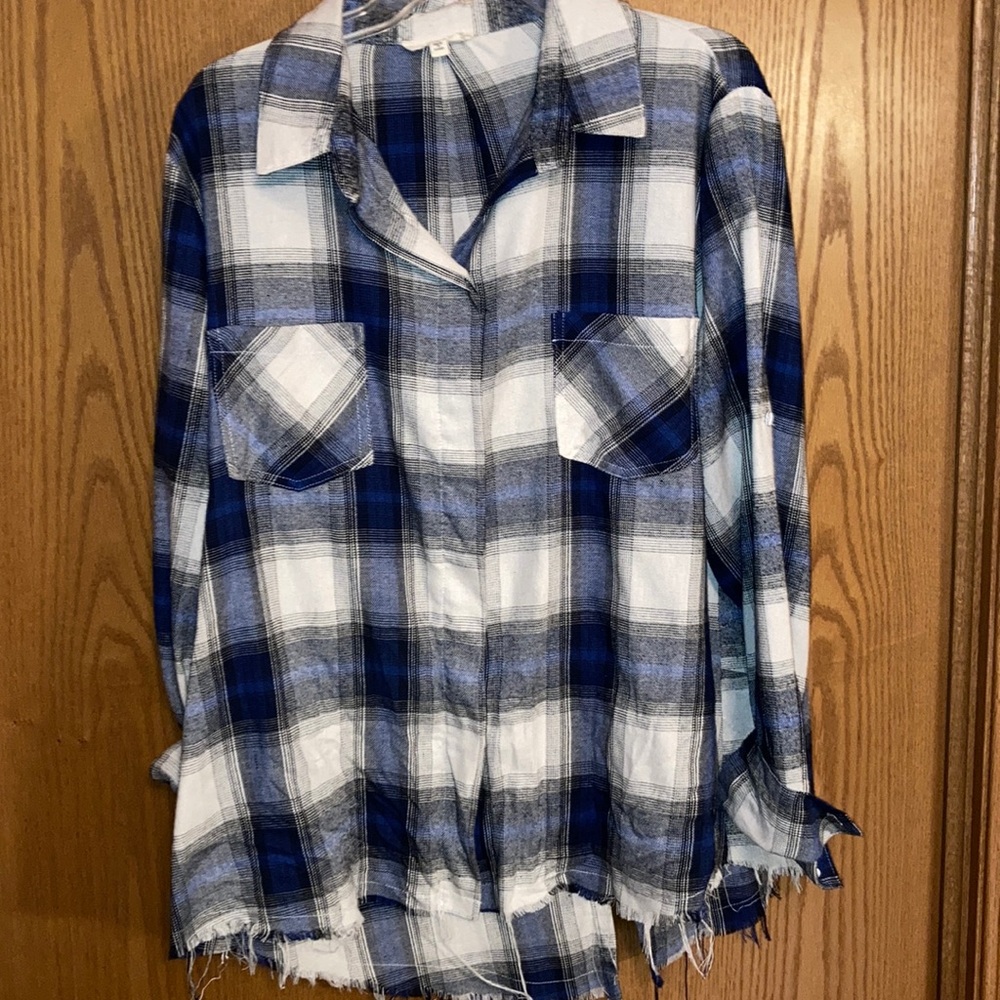 Oversized frayed plaid button up